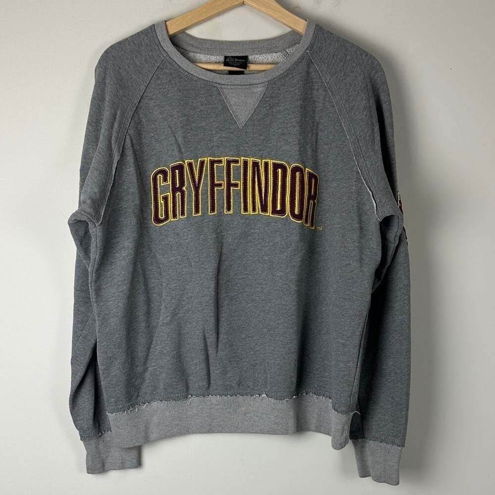 Harry Potter Warner Bros. Gryffindor Crewneck Sweater - Grey, Size Large - Picture 6 of 9